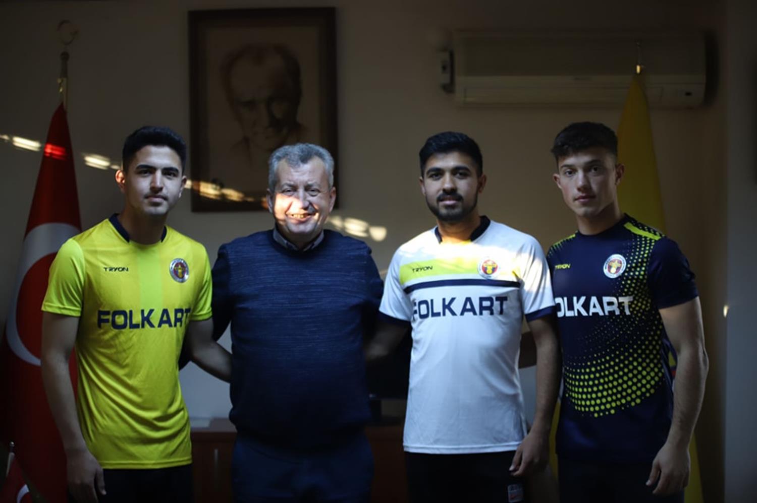 Menemenspor'da 3 imza