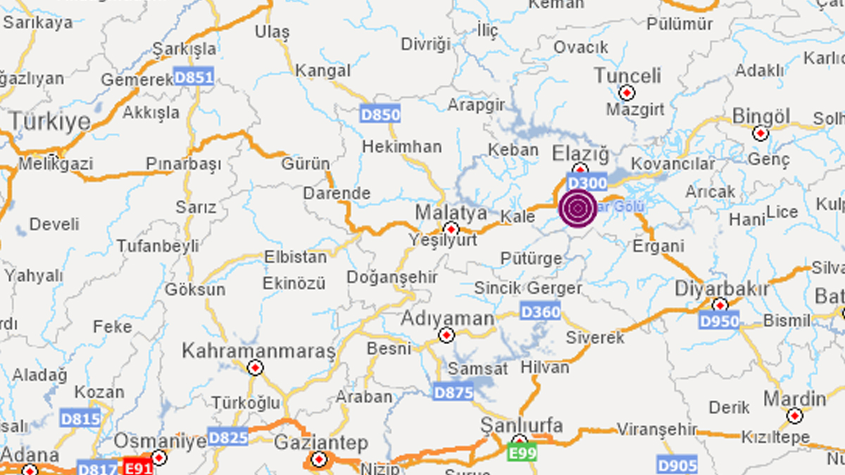 Elaz��'da korkutan deprem