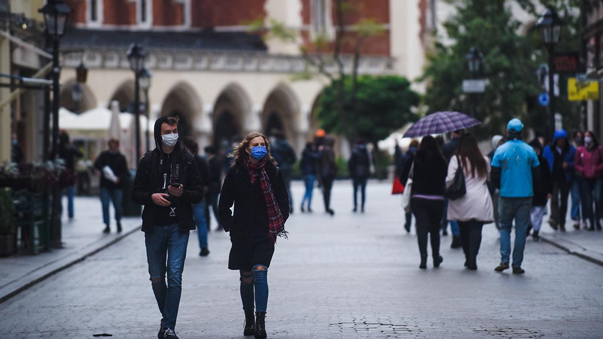 Polonya'dan yeni karantina karar�