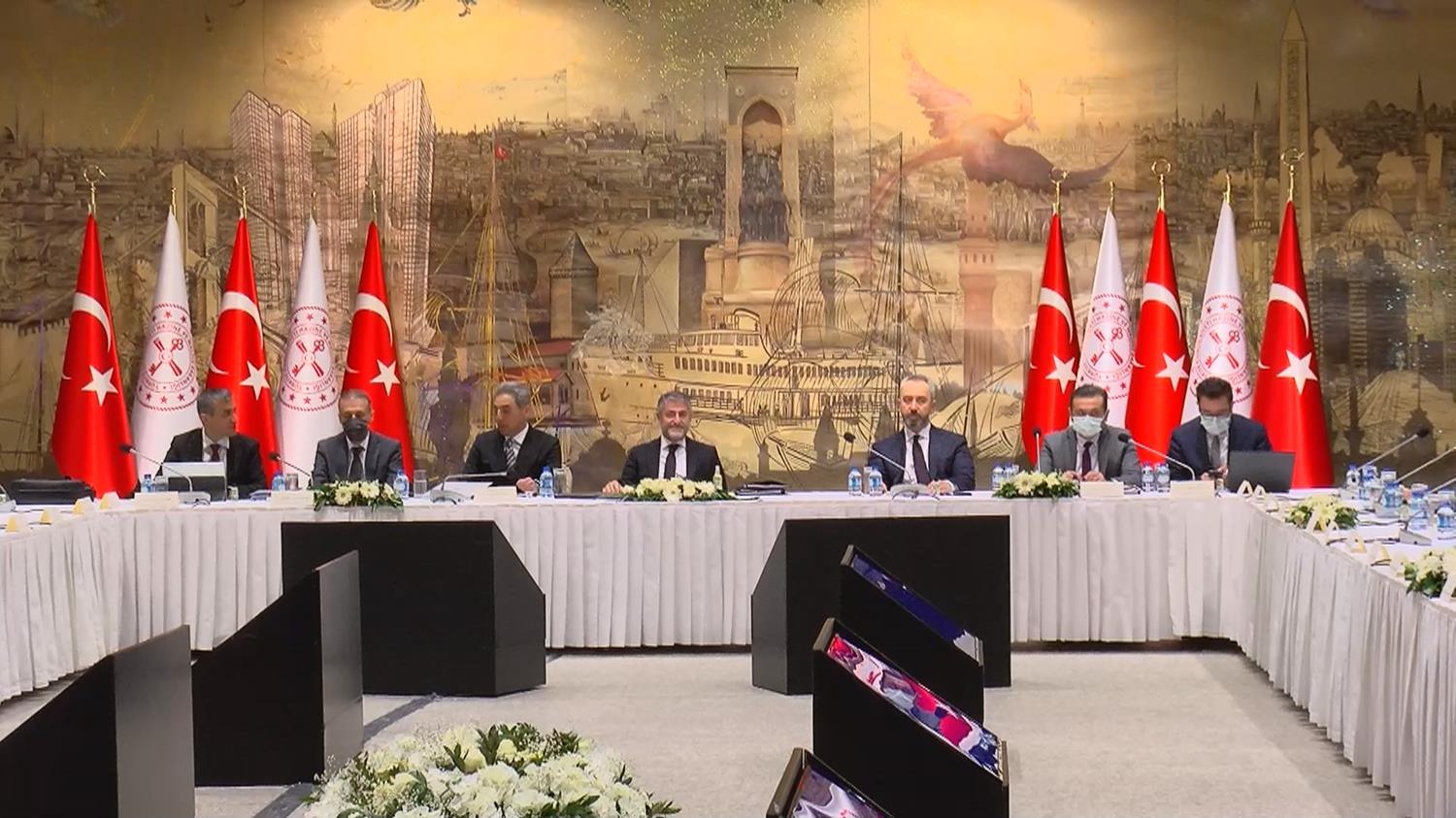 Kritik zirve sona erdi! Bakan Nebati'den ilk a��klama