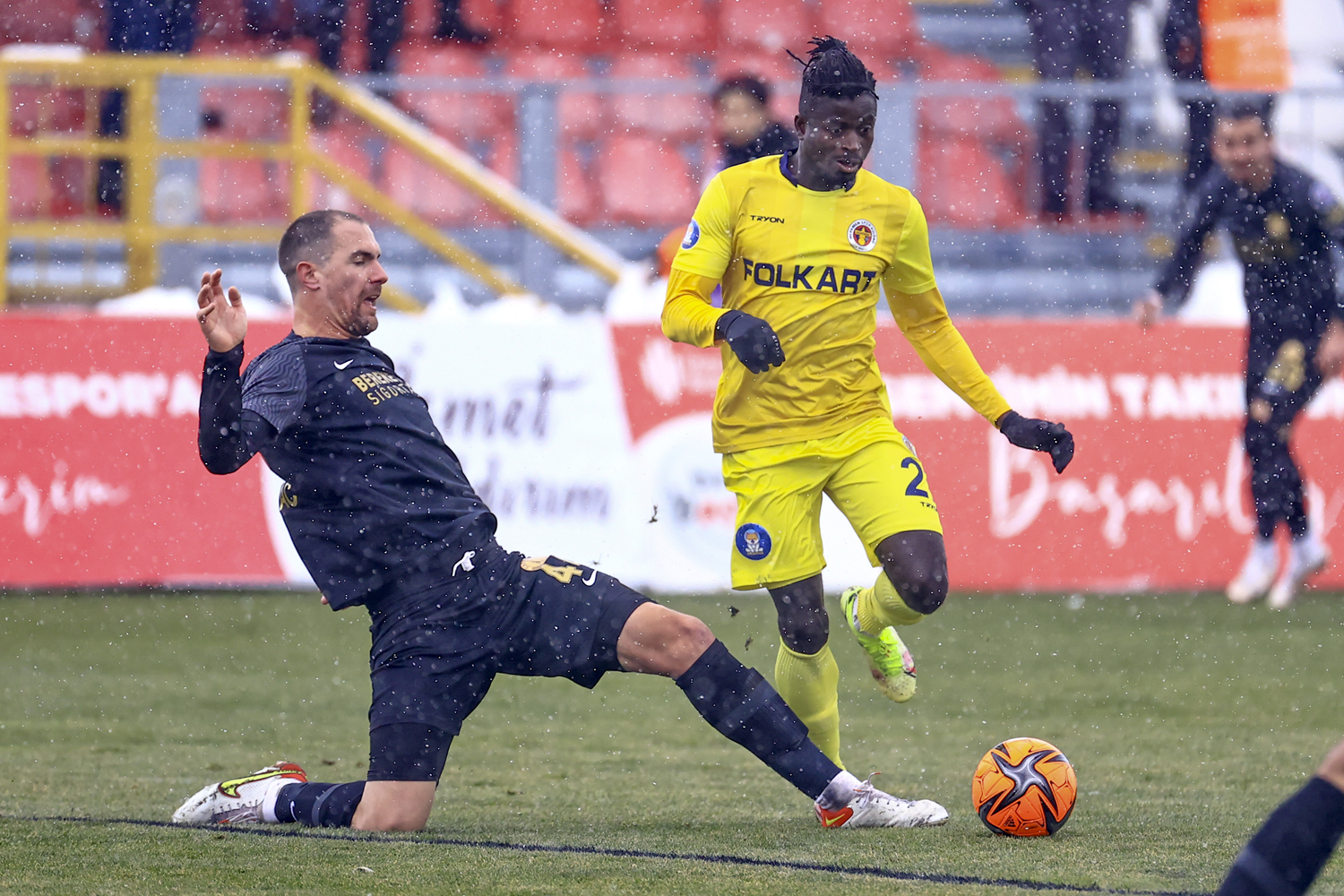 Menemenspor'dan isyan! 'MHK'dan bir ricam�z olacak...'