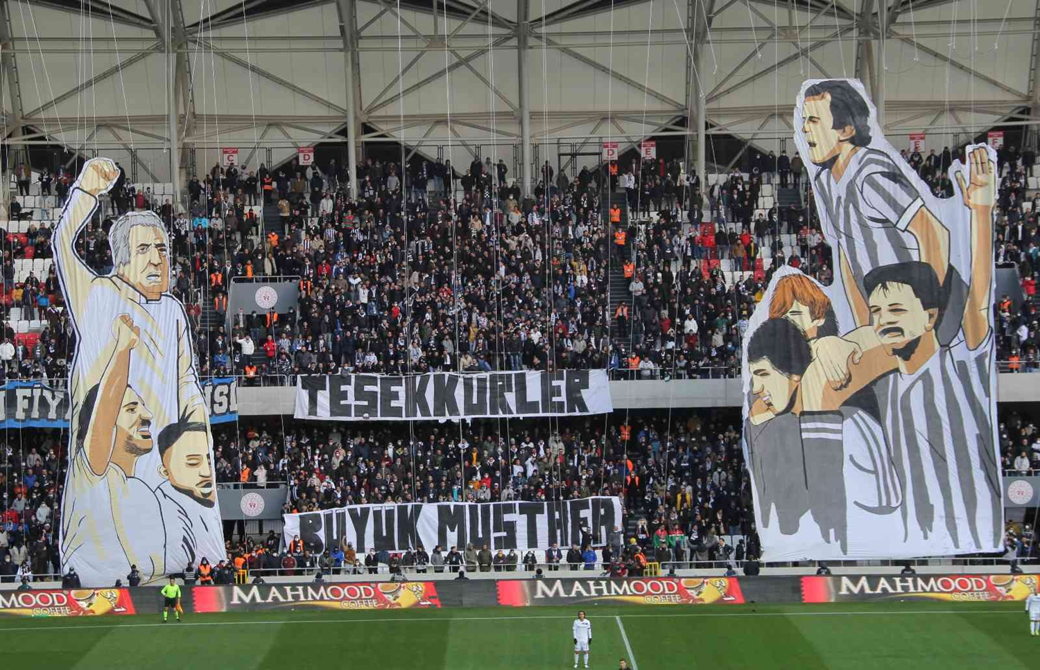 Altay trib�nlerinde muhte�em koreografi