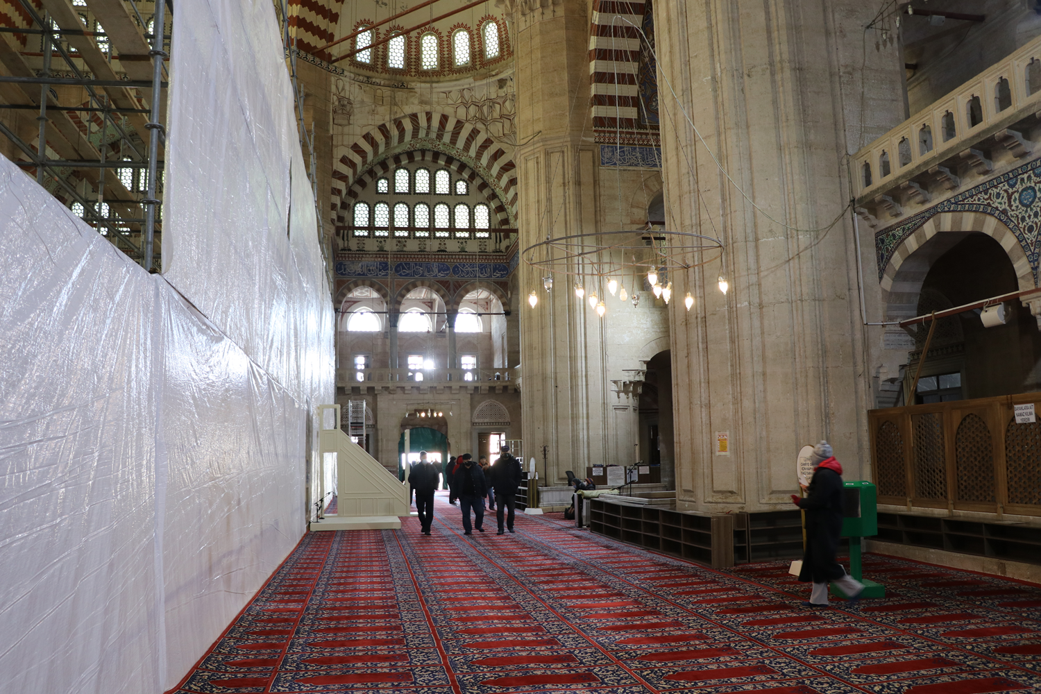 Restorasyona al�nan Selimiye Camisi'nde ibadet i�in alan olu�turuldu