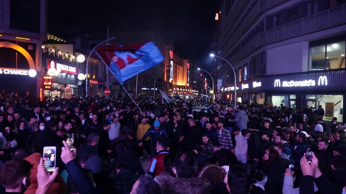 Trabzon'da Galatasaray galibiyeti cokuyla kutland