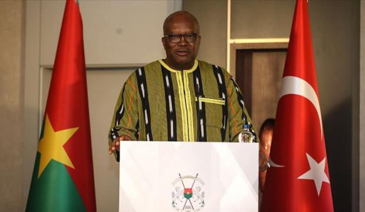 Burkina Faso Cumhurba�kan� Kabore'nin konutunun etraf�nda silah sesleri duyuldu