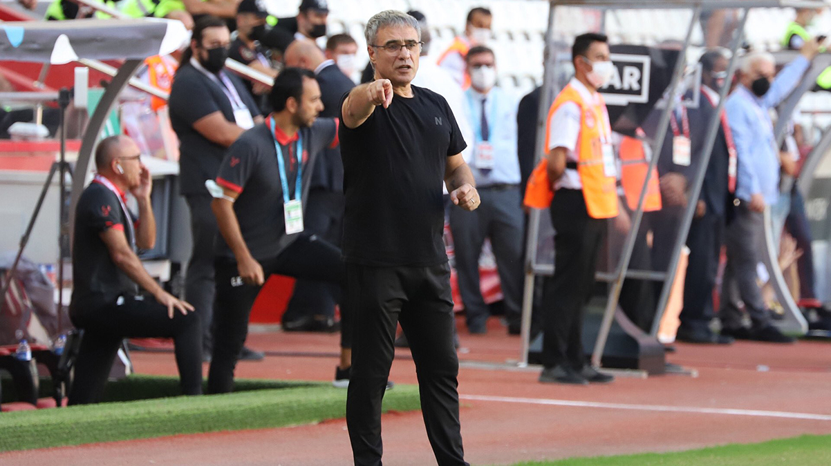 Ersun Yanal s�rprizi