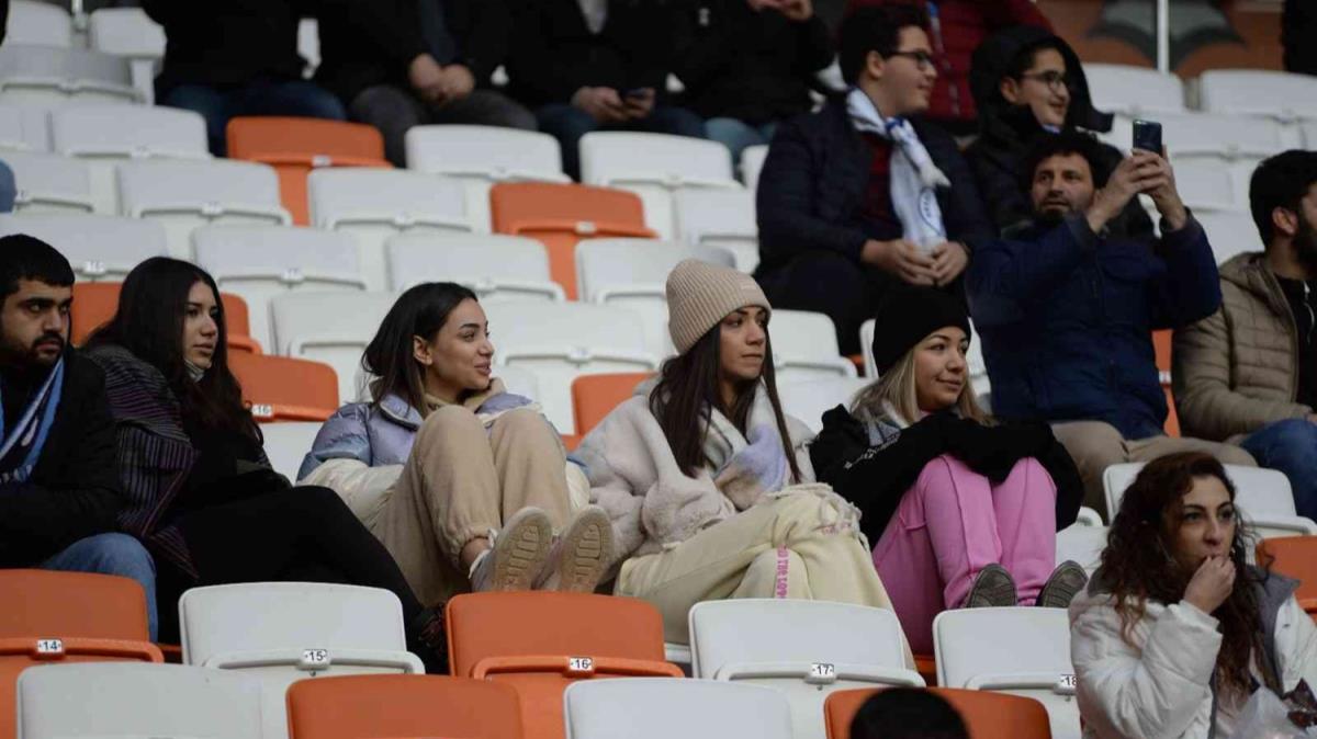 Adana Demirspor'un Passolig sahibi kadn taraftar says artyor