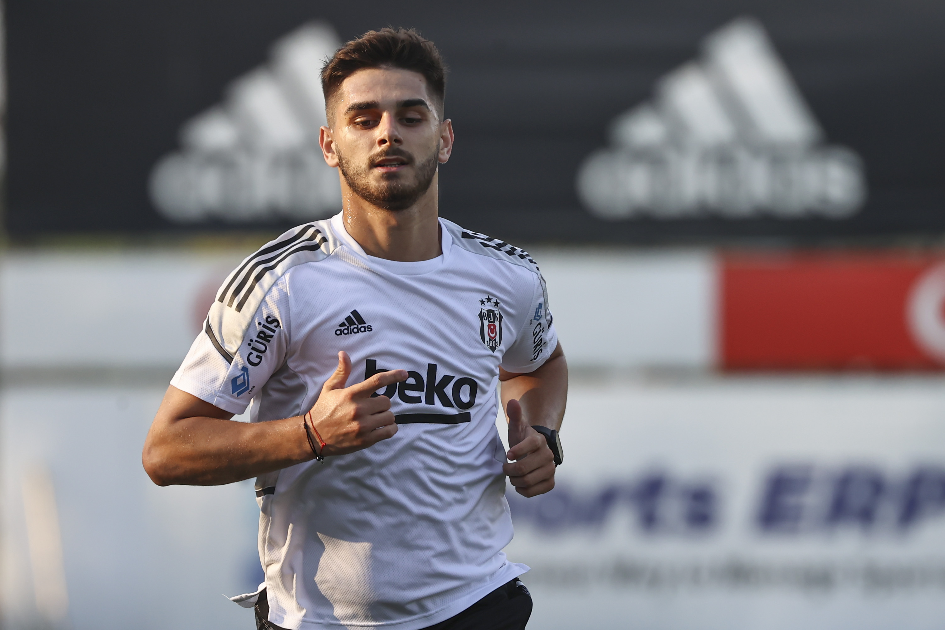 Be�ikta�'ta Ajdin Hasic kiral�k olarak g�nderilecek