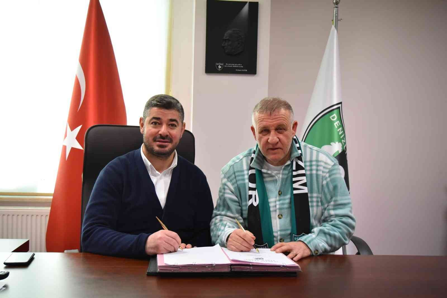 Denizlispor'da Mesut Bakkal d�nemi resmen ba�lad�