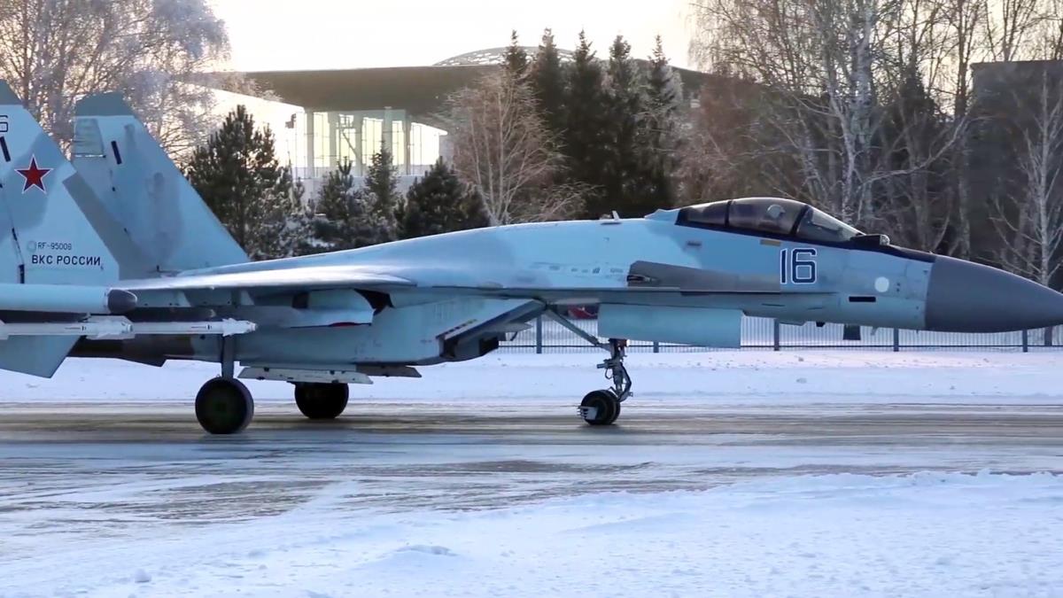 Rusya, askeri tatbikat iin Belarus'a Su-35'ler gnderdi