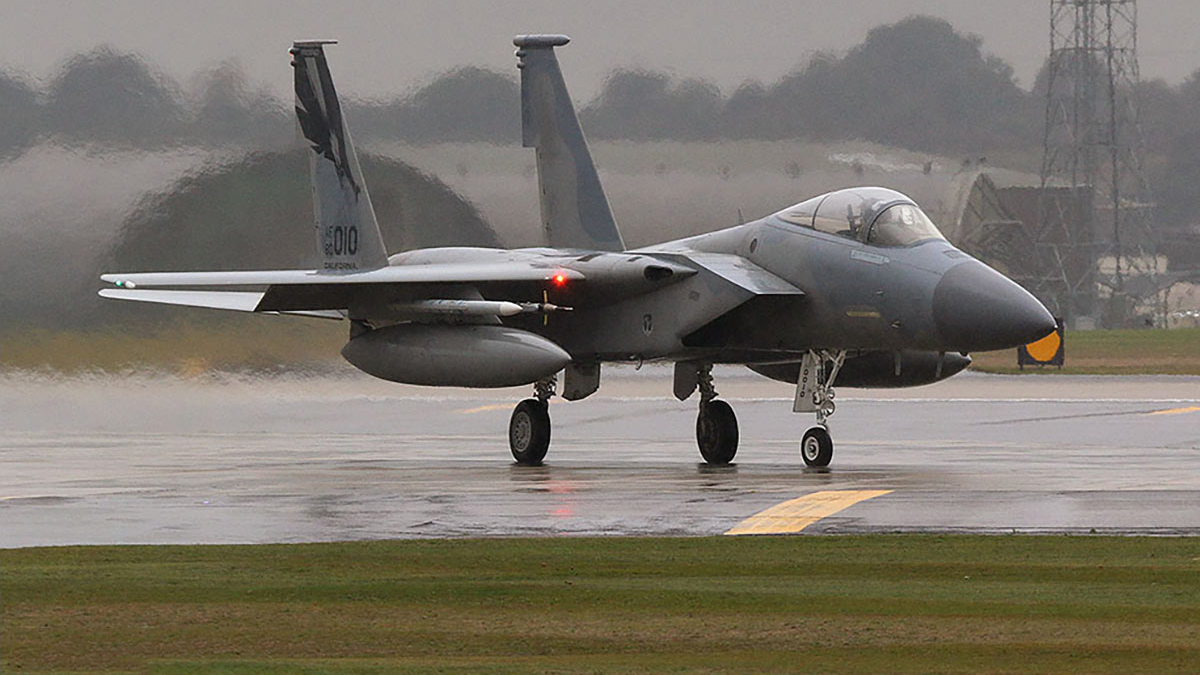 Sular�n �s�nd��� b�lgeye kritik takviye! F-15 sava� u�aklar� konu�land�r�ld�