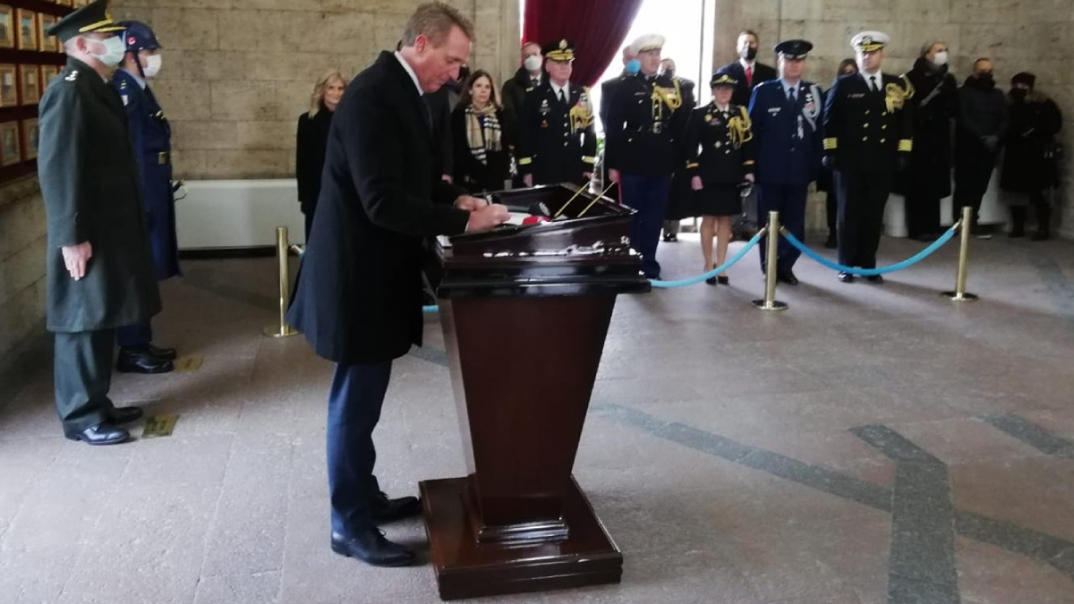 Flake: Amerikan halk�n� T�rkiye'de temsil etmekten gurur duyuyorum
