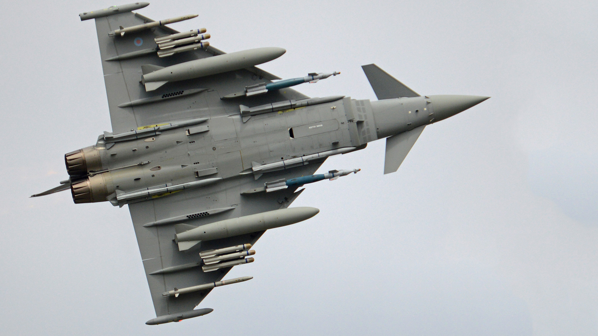 Yolsuzluk skandal� �lkede g�ndem oldu! K�rfez'de Eurofighter Typhoon krizi