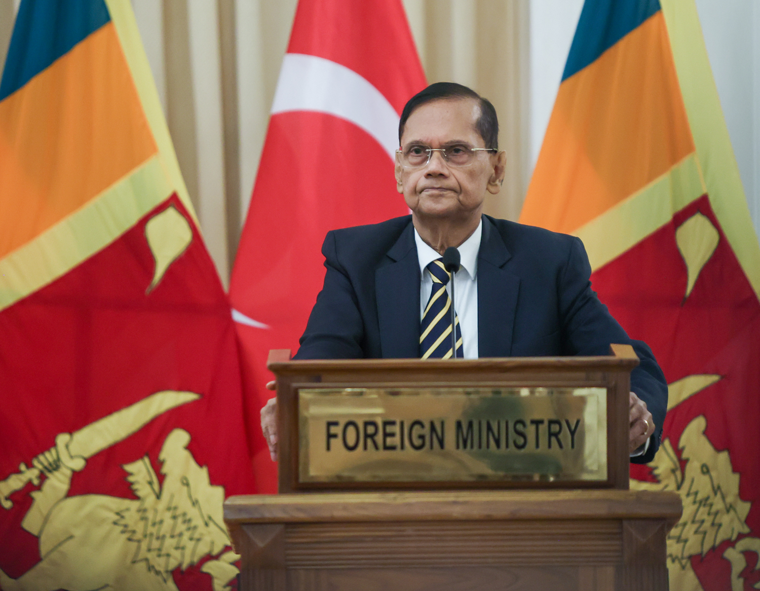 Sri Lanka D��i�leri Bakan� Peiris: T�rkiye'den ��renilecek �ok �ey var