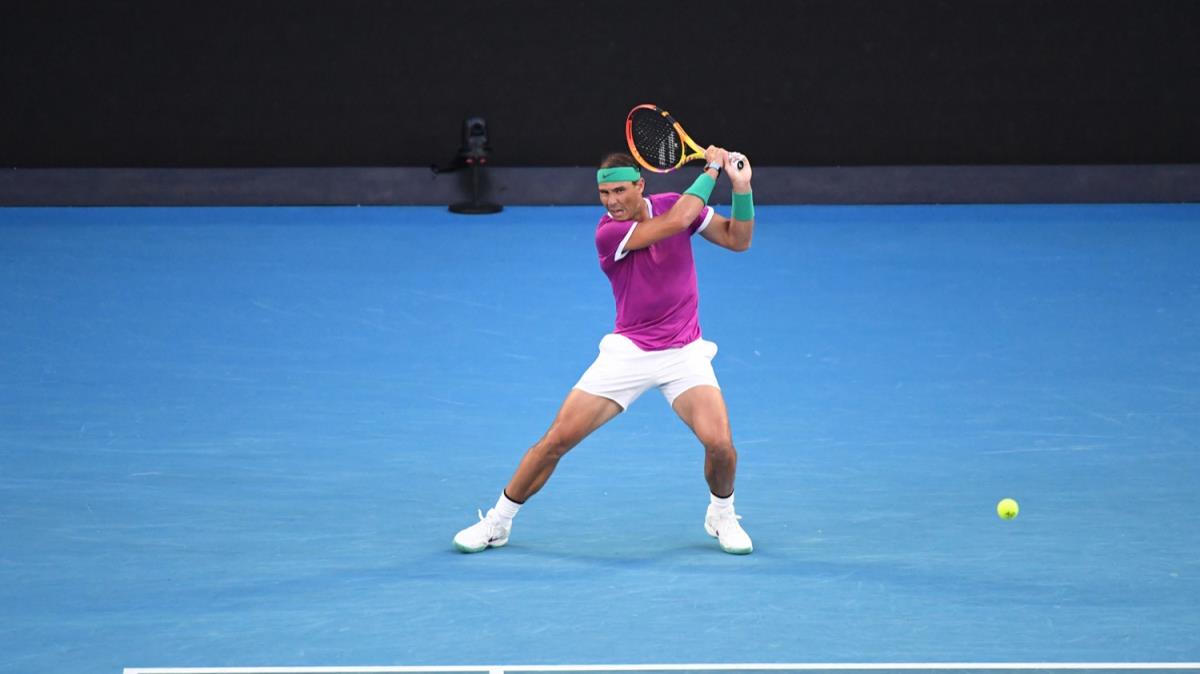 Avustralya Ak finalinde Rafael Nadal'dan tarihi geri dn