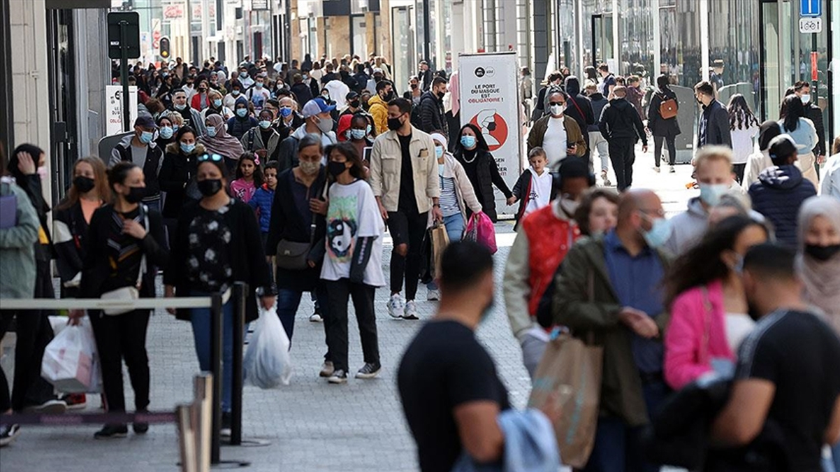 Bel�ika'da Kovid-19 vakalar� h�zla art�yor