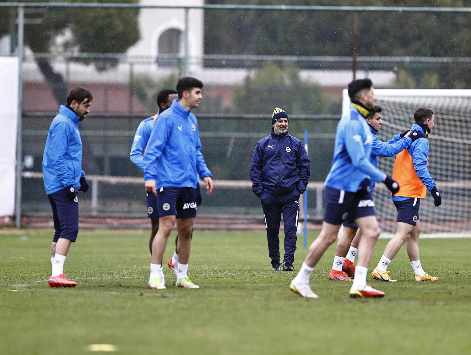 Fenerbah�e Antalya'dan ayr�l�yor