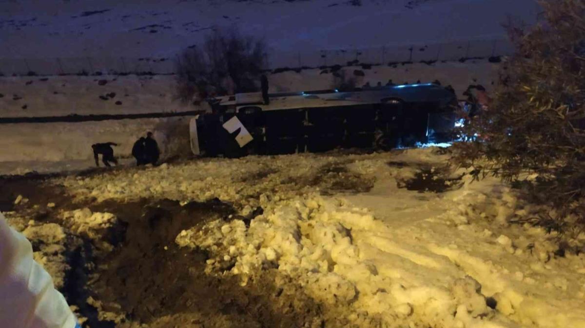 Gaziantep'te yolcu otobs arampole devrildi 