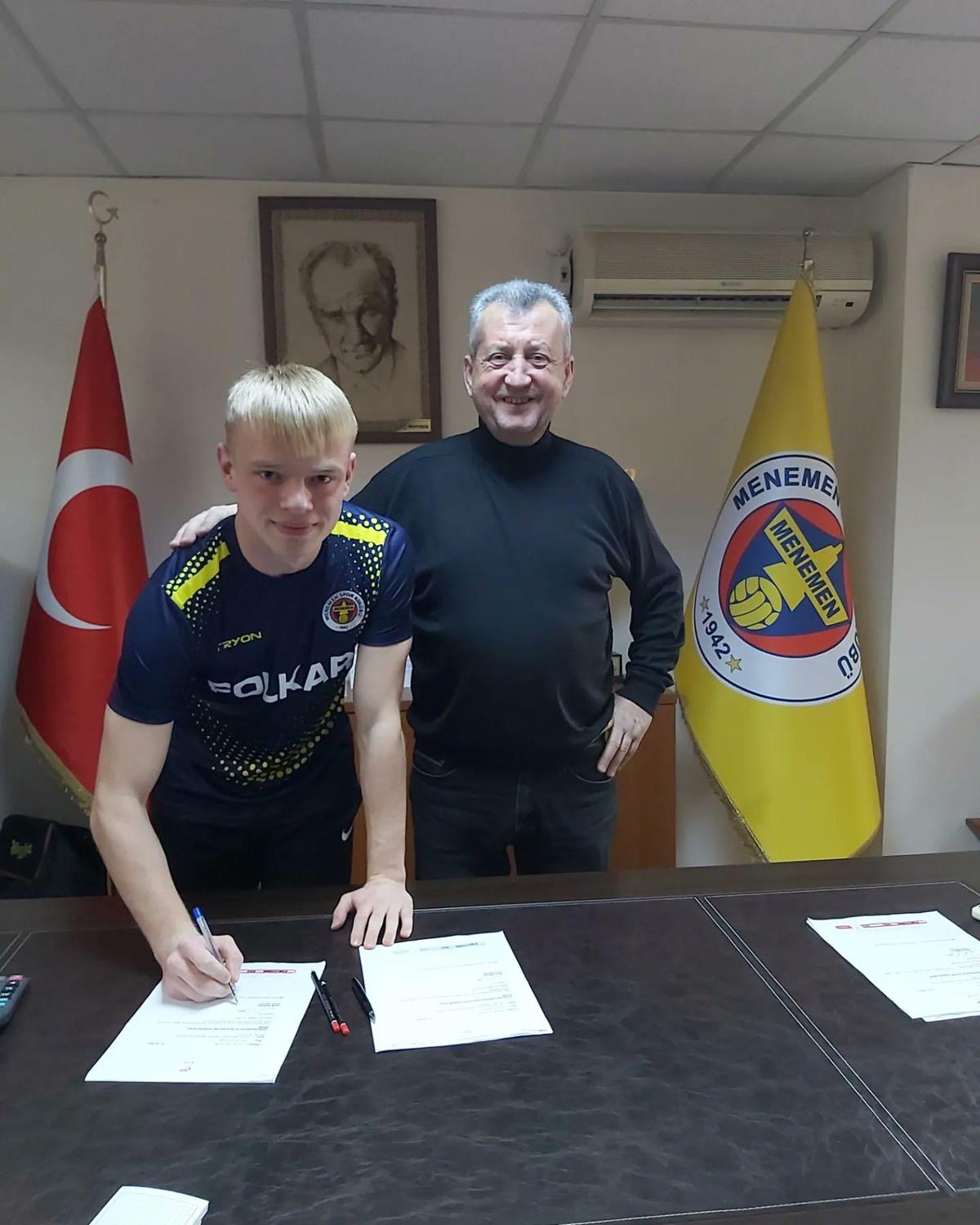 Menemenspor'da �lyas Antekin ile s�zle�me imzaland�