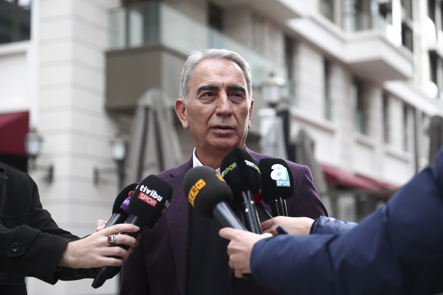 Adnan Polat'tan Burak Elmas'a destek