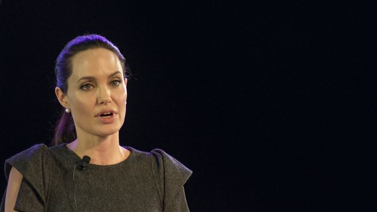 Angelina Jolie'den Afgan kadnlar iin ar