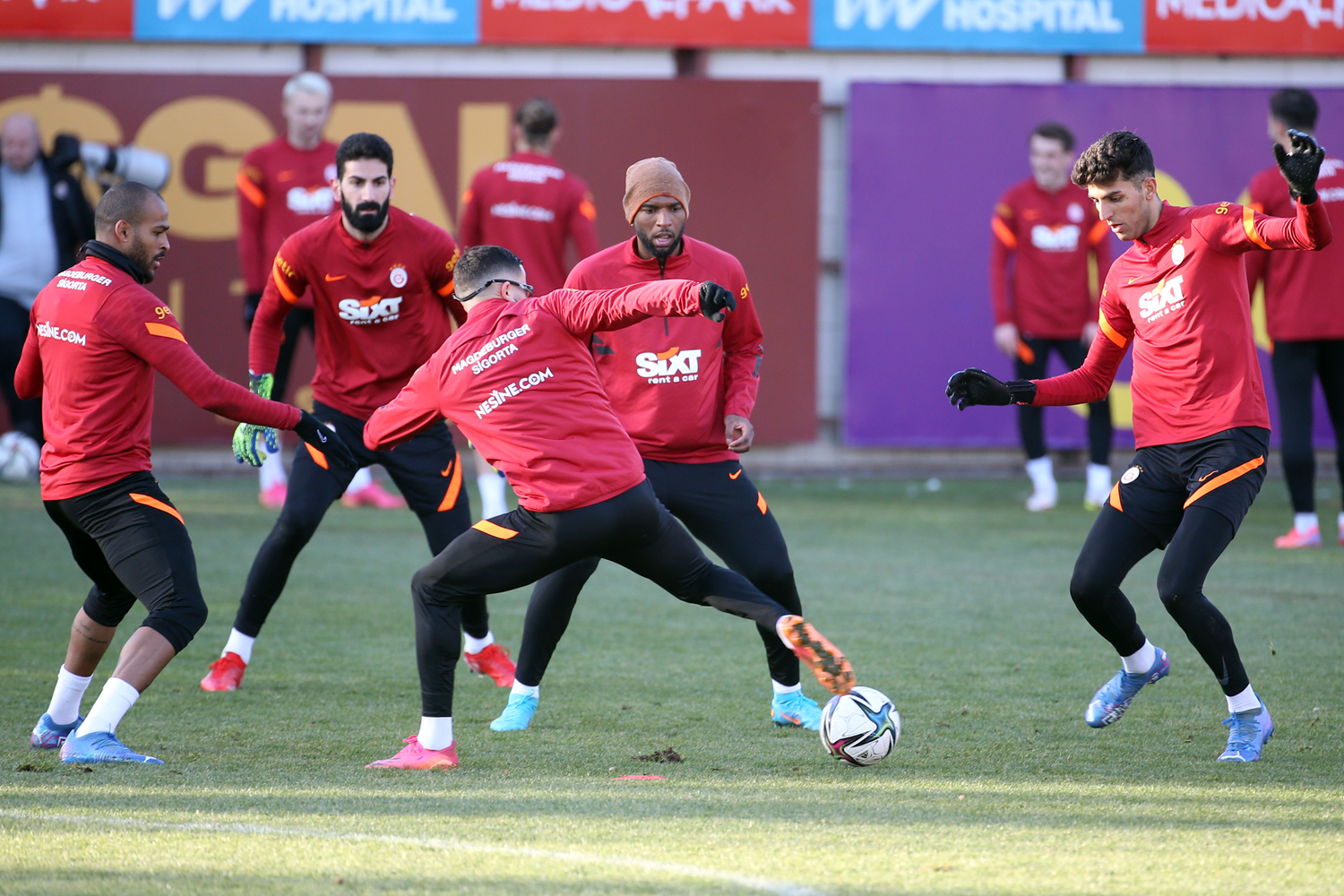 Galatasaray'�n Alanyaspor kadrosu a��kland�