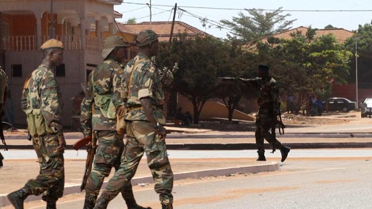 Batı Afrika ülkesinde darbe girişimi! ECOWAS'tan askere 'kışlana dön' çağrısı