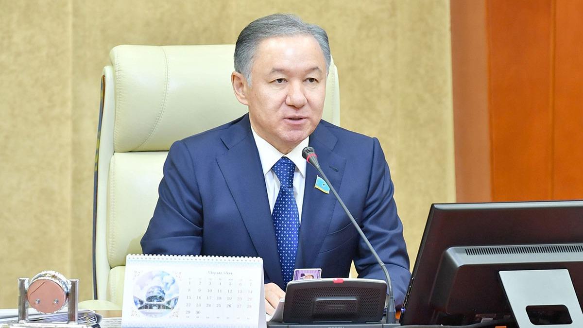 Kazakistan'da Meclis Bakan Nigmatulin istifa etti