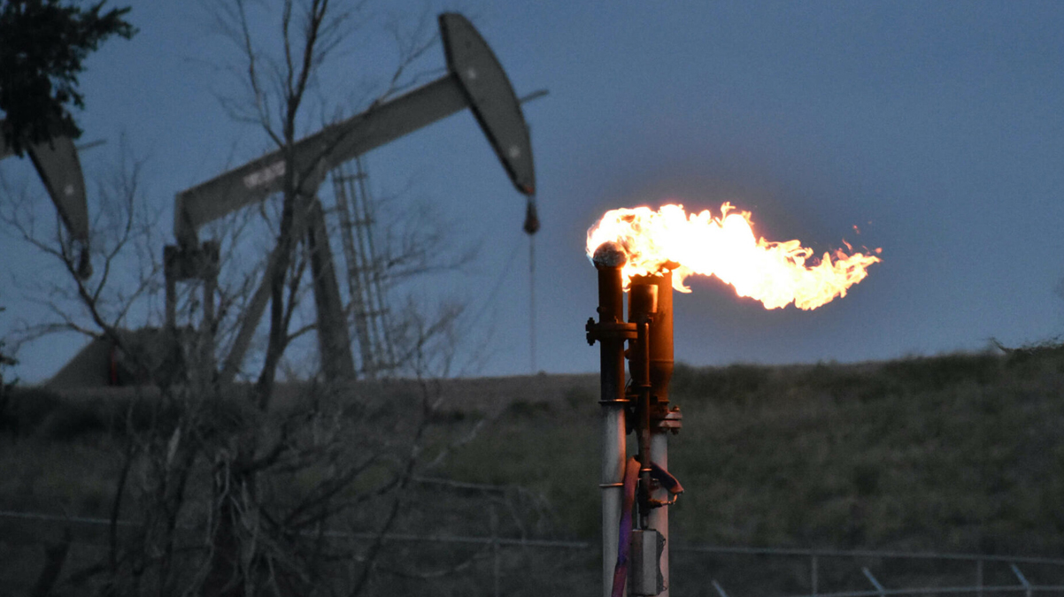 1,15 milyar dolarl�k b�t�e! Petrol ve do�al gaz kuyular� i�in d��meye bast�lar