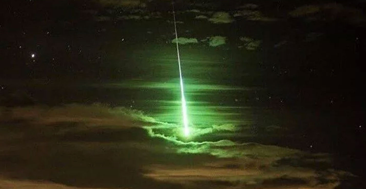 T�rkiye'nin �e�itli yerlerinde g�r�ld�! Ye�il �����n gizemi ��z�ld�