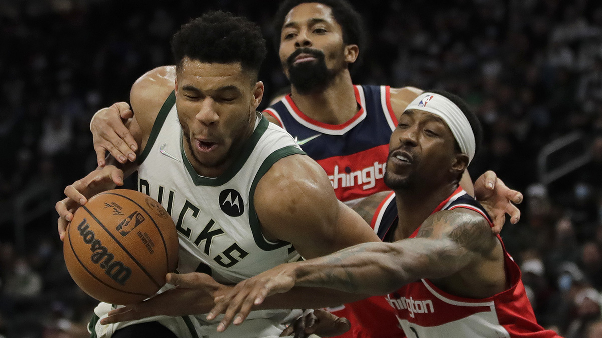 Milwaukee Bucks'ta Giannis Antetokounmpo'dan 'triple double'