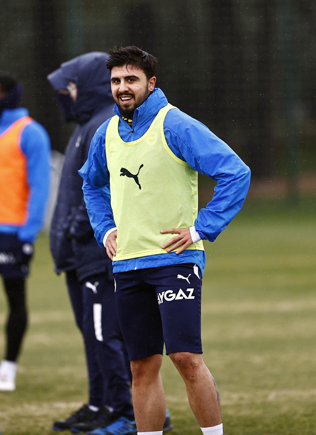 Fenerbah�e'ye geri d�nen Ozan Tufan ilk idman�na ��kt�