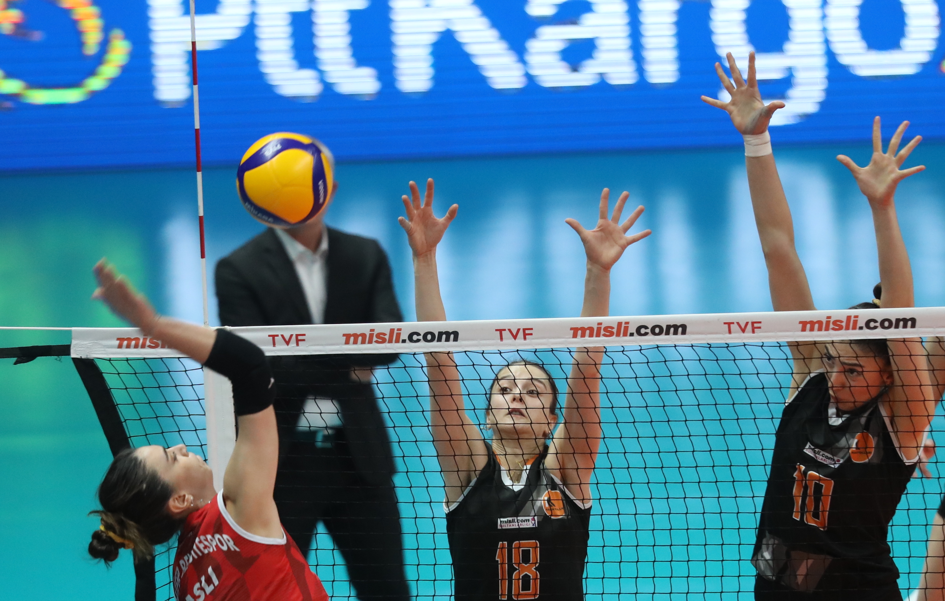 Karayollar� evinde Nil�fer Belediyespor'u yendi