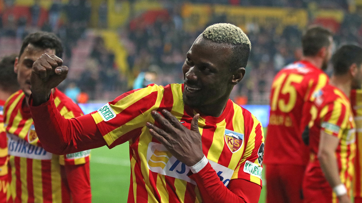 Kayserispor'da Mame Thiam'�n geli�ine final engeli
