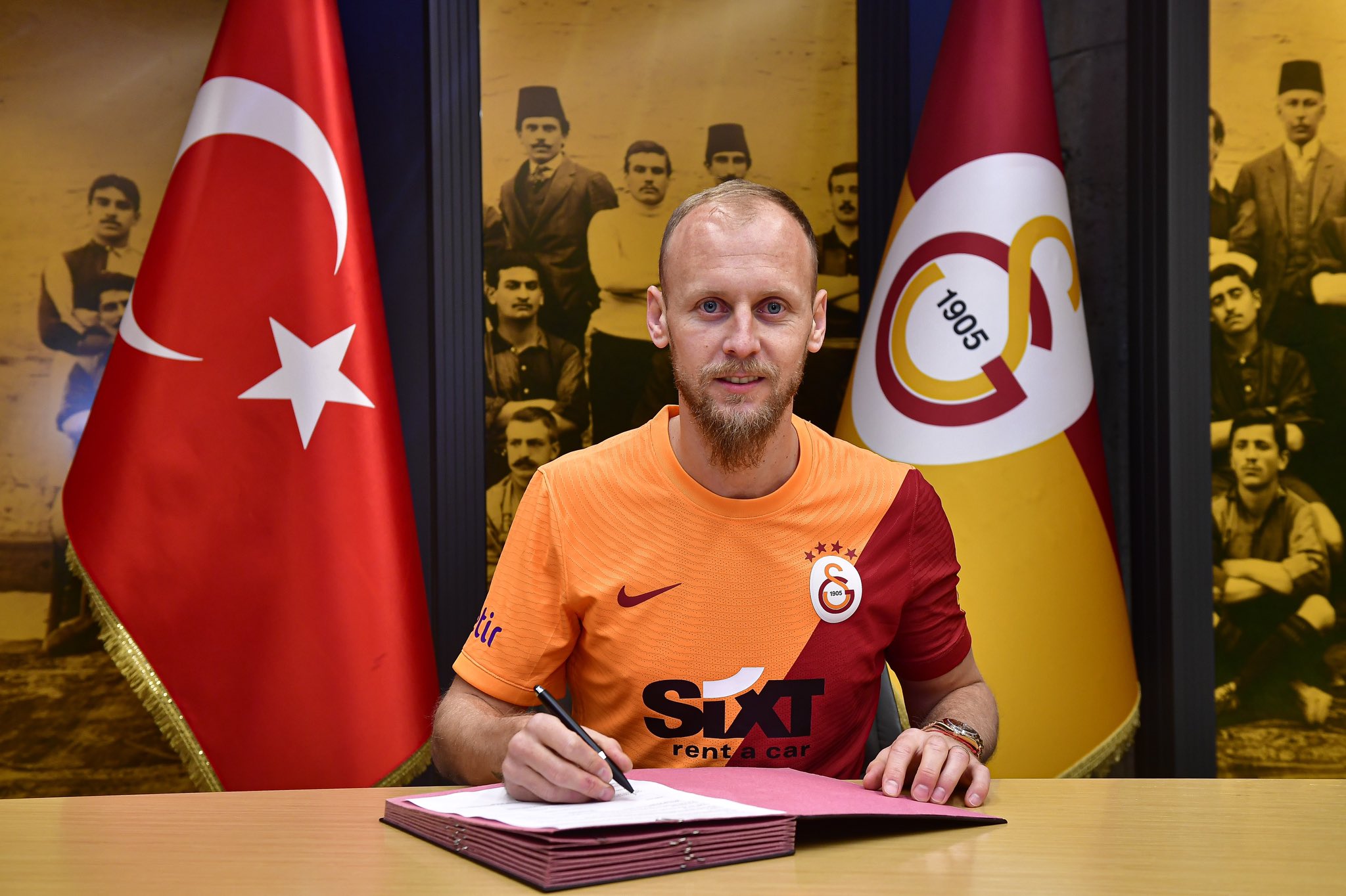 Semih Kaya yeniden Galatasaray'da