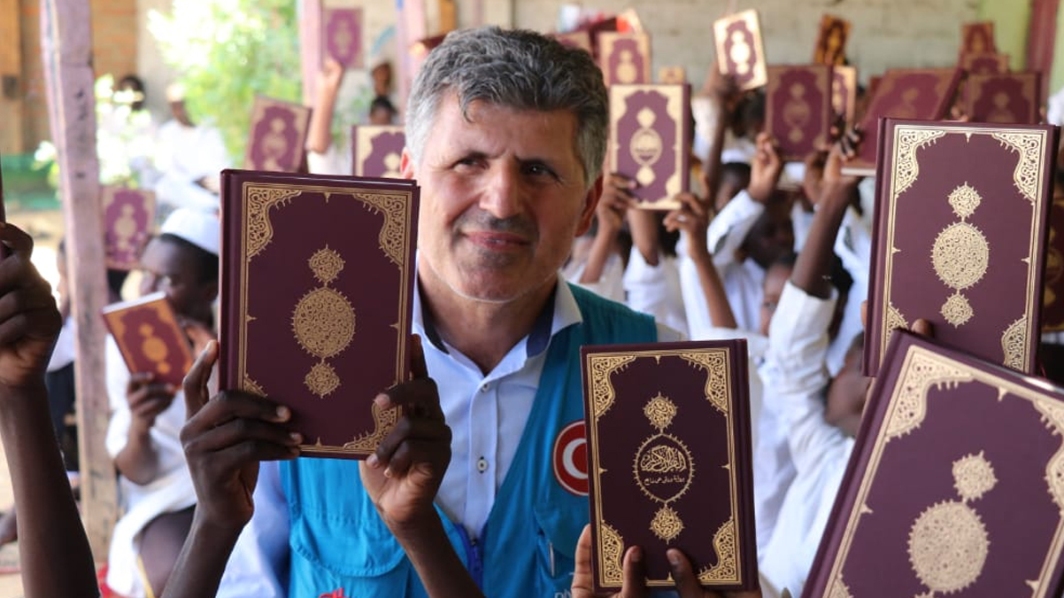 Diyanet 1 milyon 205 bin Kur'an-� Kerim da��tt�