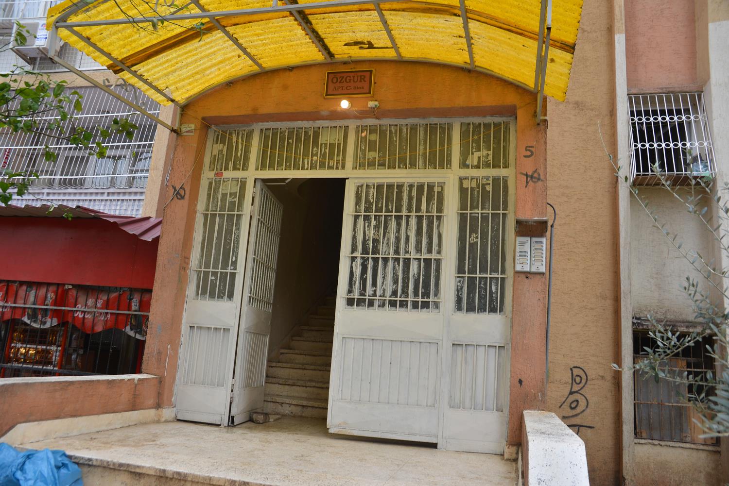 Yemek yaparken bay�ld�, ��kan yang�nda dumandan zehirlenip �ld�