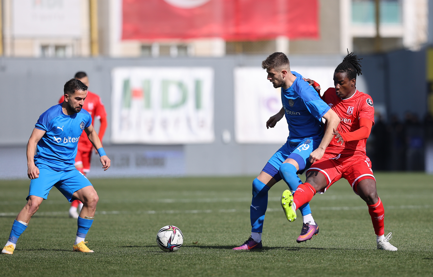 Bal�kesirspor, Tuzlaspor'un fi�ini erken �ekti