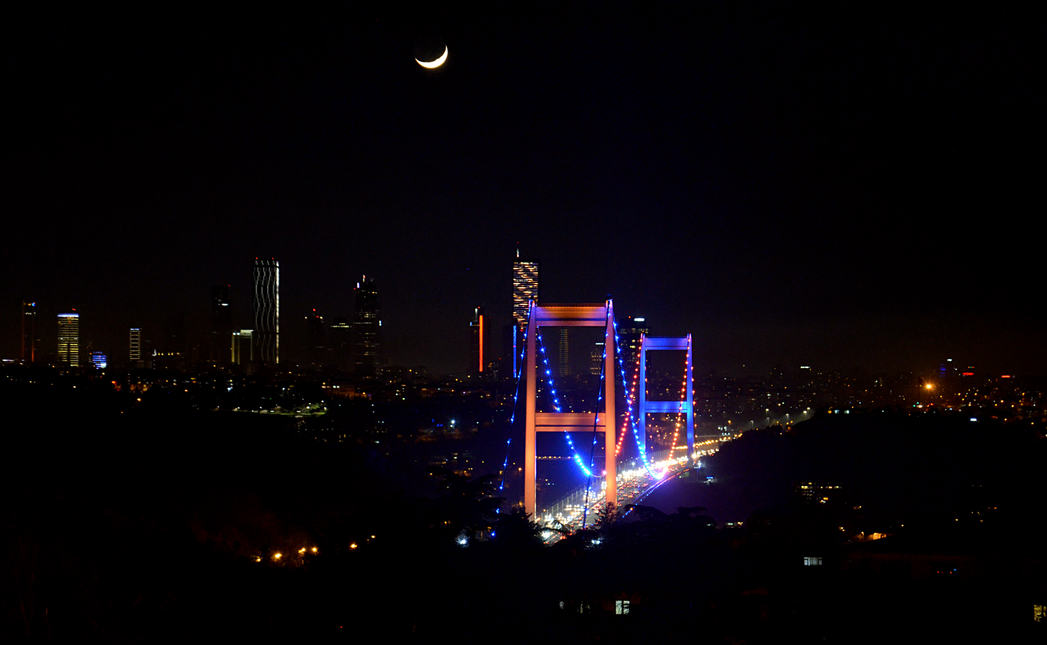 FSM K�pr�s�, D�nya Kanser G�n�'ne dikkati �ekmek i�in ���kland�r�ld�