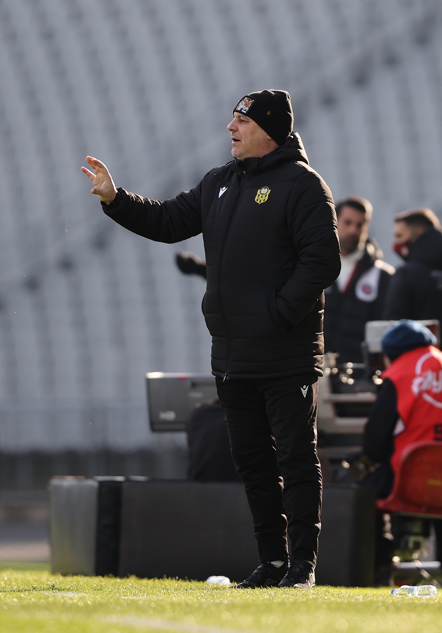Marius Sumudica: Uzun zamand�r maa� almayan oyuncular�m�z var
