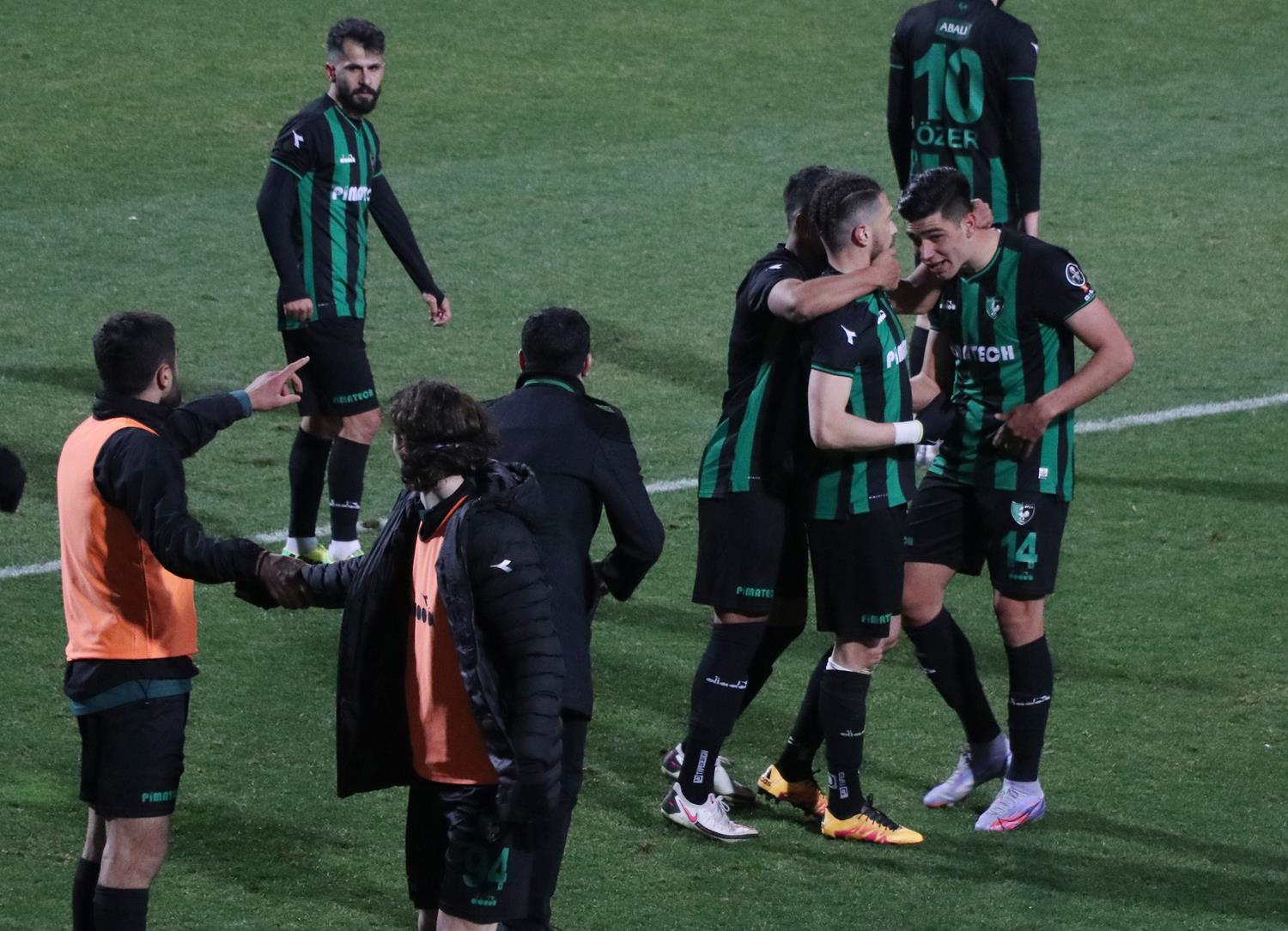 Denizlispor 1 puandan memnun
