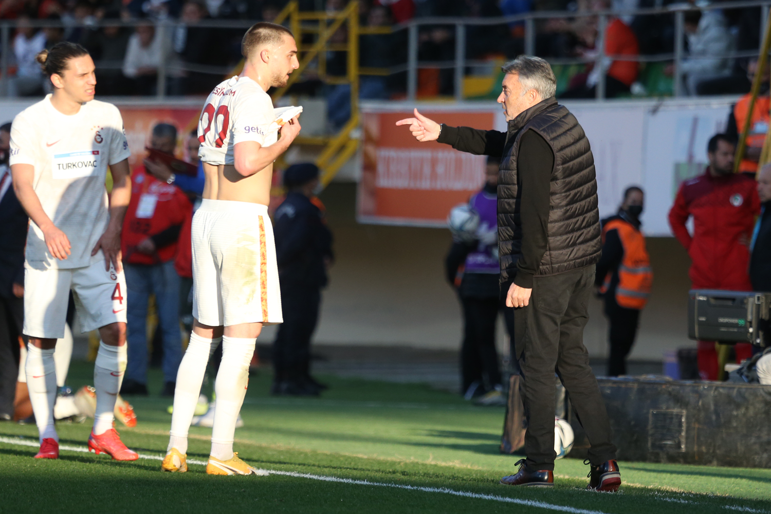Galatasaray, Domenec Torrent ile kazanam�yor