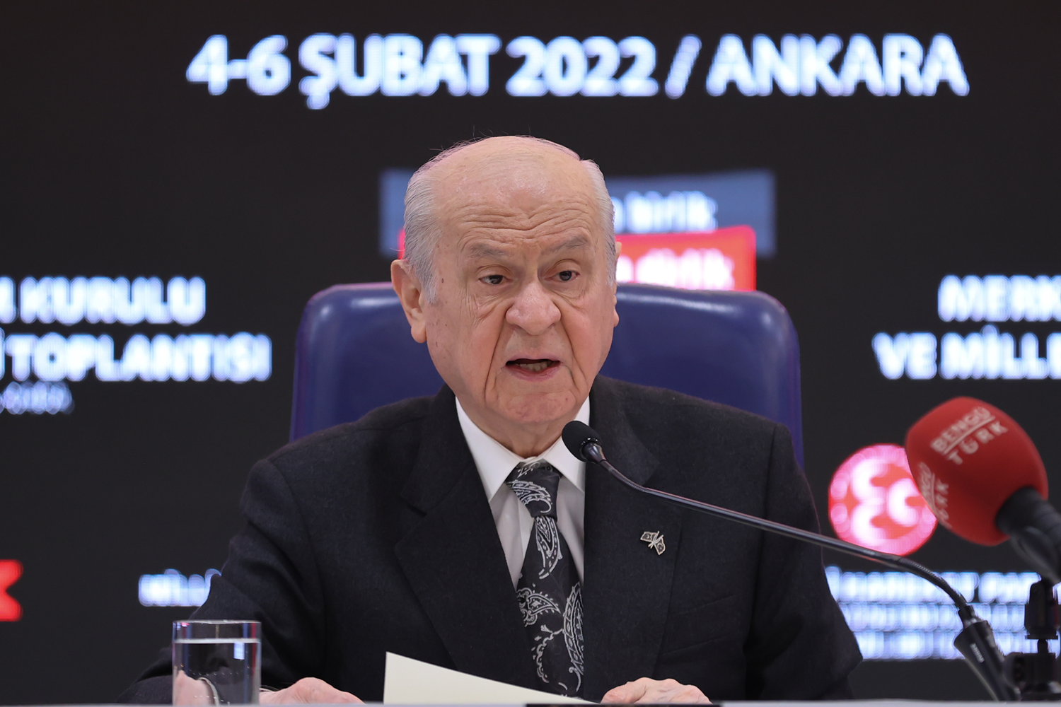 Bah�eli: B�y�kel�inin ko�a ko�a �mamo�lu'na gitmesi zarfs�z bir mesajd�r