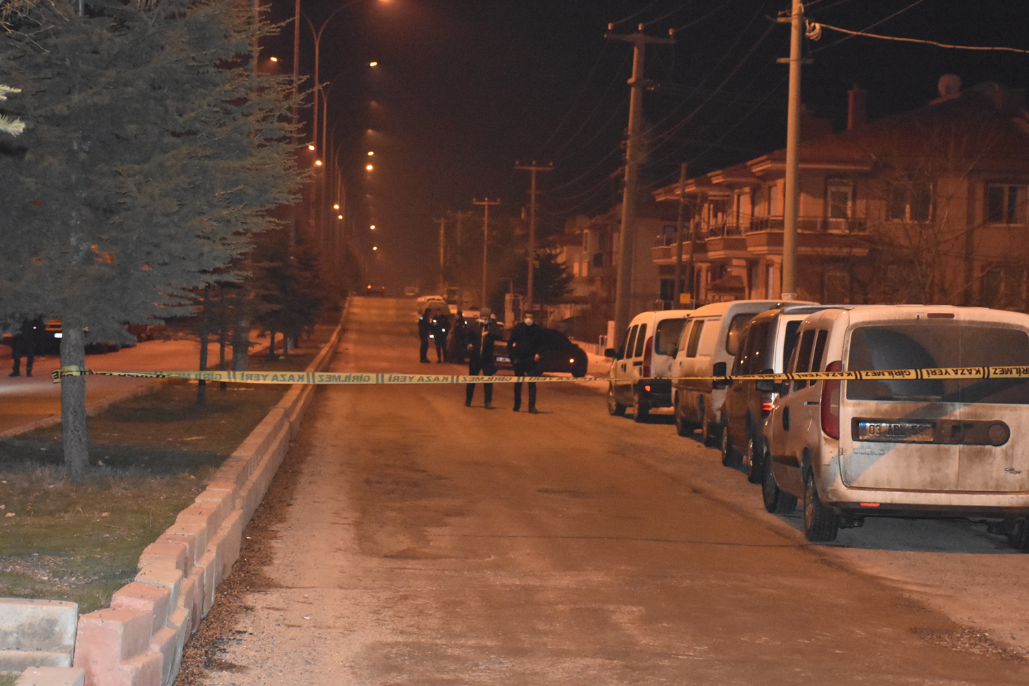 Afyonkarahisar'da pompal� t�fekle sald�r�: 2 yaral�
