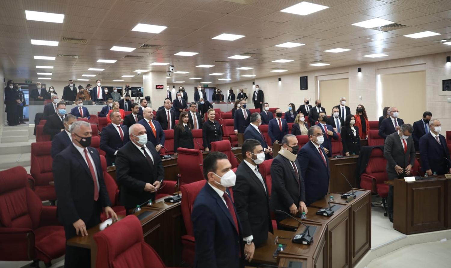 KKTC'de milletvekilleri yemin ederek resmen g�reve ba�lad�