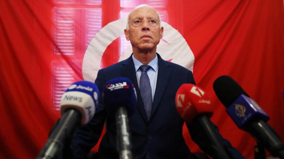 Tunus Cumhurbakan Said'in yksek yargya mdahalesine tepkiler byyor