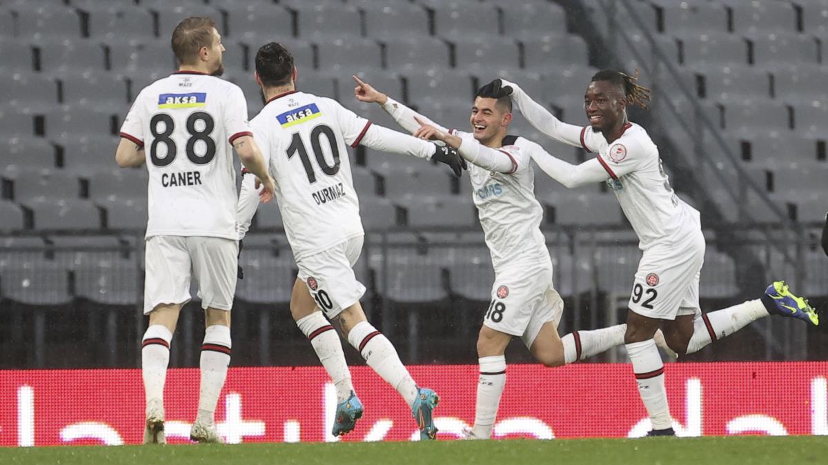 9 goll mata Fatih Karagmrk, Konyaspor'u yenerek eyrek finale adn yazdrd