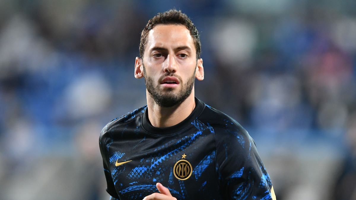 Hakan �alhano�lu k�yameti kopard�! Inter'de b�y�k olay ��kt�...