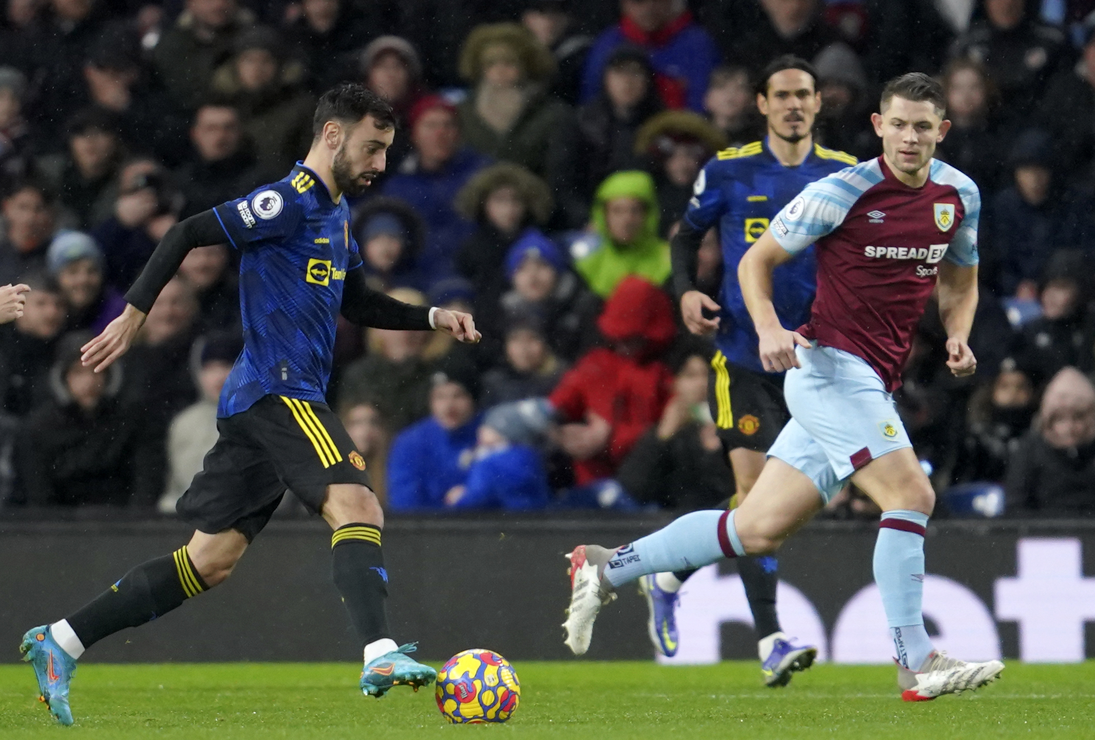 Manchester United deplasmanda Burnley'e takld