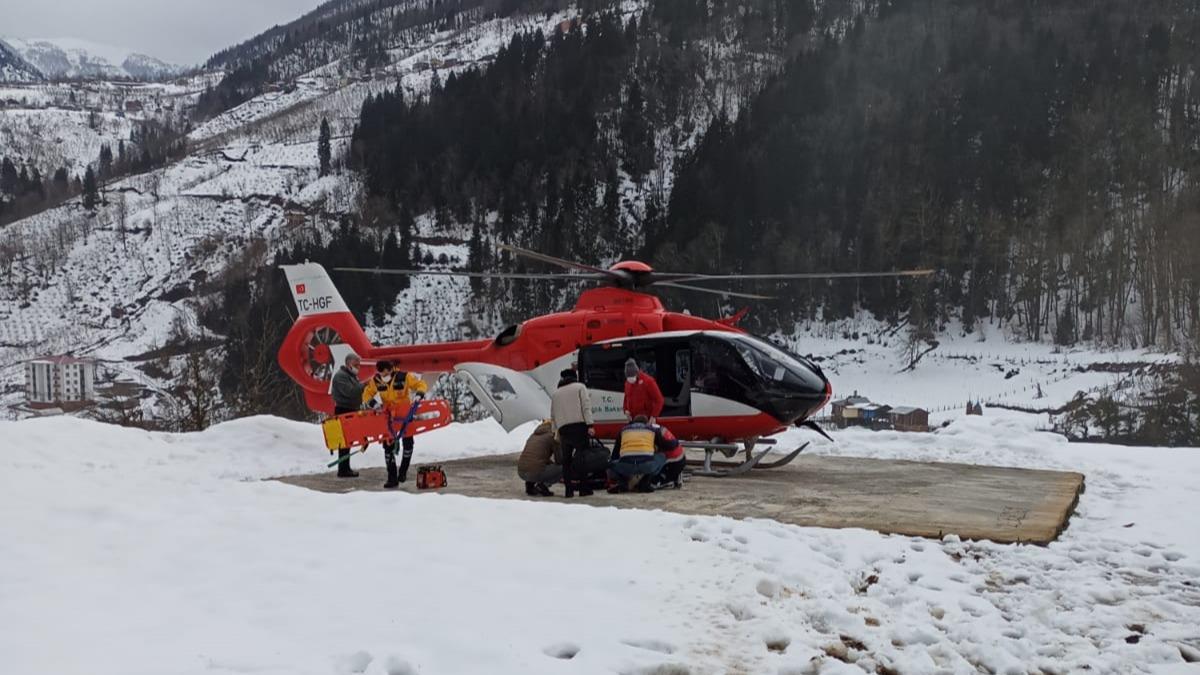 Yolu kardan kapal kydeki hasta, ambulans helikopterle hastaneye ulatrld
